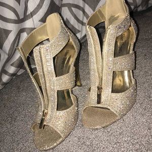 GOLD FORMAL HEELS‼️✨
